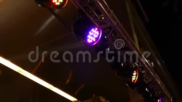LED舞台灯光闪烁视频的预览图