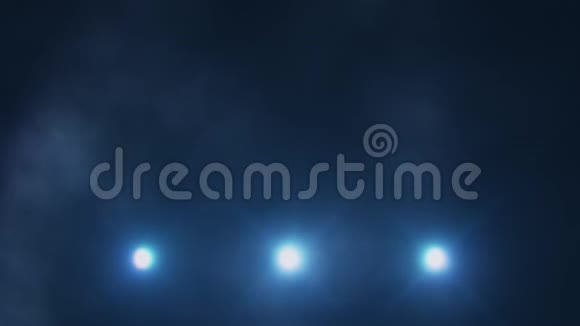 蓝色三级灯光下和烟雾VJ循环背景视频的预览图