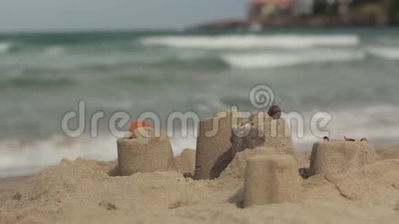 沙滩上的沙堡海岸海景索佐波尔保加利亚视频的预览图