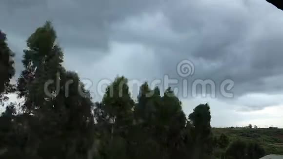 肯尼亚内罗毕的延时风暴视频的预览图