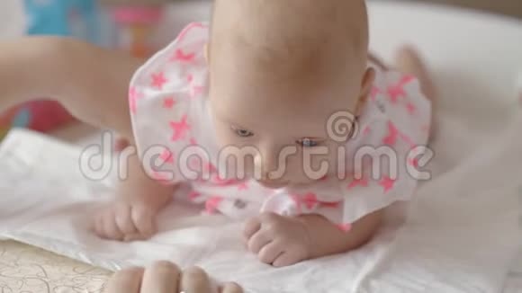 婴儿感觉发育视频的预览图