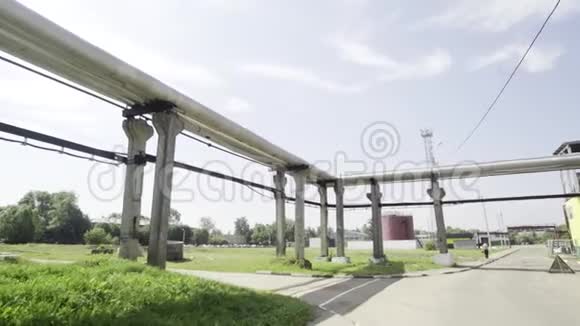 工业金属管道在大厂区内外敷设视频的预览图