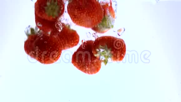 水晶水草莓视频的预览图