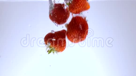 水晶水草莓视频的预览图