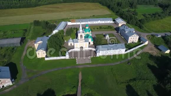 老VvedenoOyatsky修道院7月日航拍视频俄罗斯列宁格勒地区视频的预览图