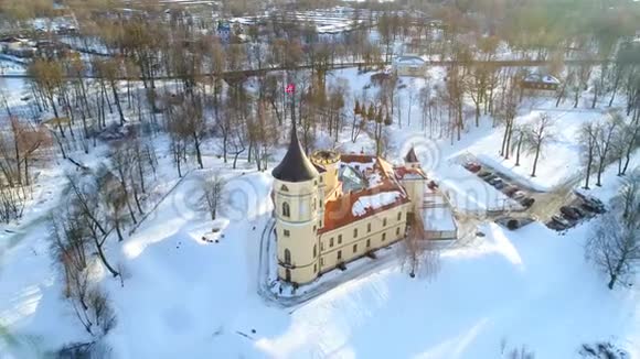 一览城堡碧波二月天航拍视频巴甫洛夫斯克俄罗斯视频的预览图