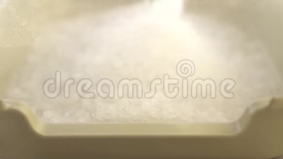 白色晶体硅胶生产厂家视频的预览图