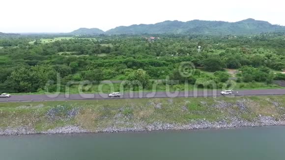 泰国纳孔纳约克水库湖泊鸟瞰图视频的预览图
