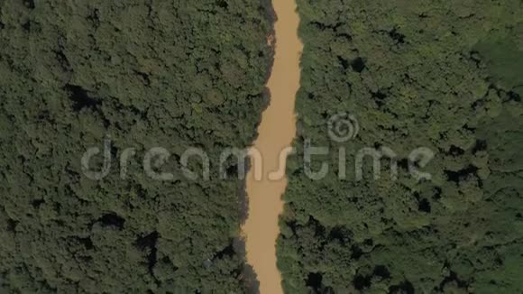 柬埔寨丛林中的黄河潘邦通勒萨普湖4K视频的预览图