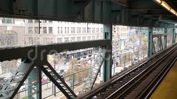 纽约皇后大道地铁站视频的预览图