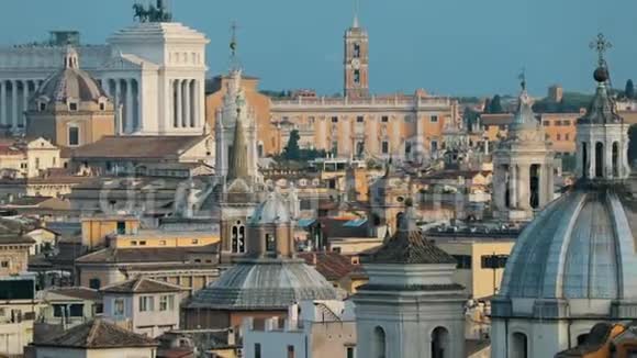 意大利罗马城市景观天际线与祭坛的祖国和其他著名的地标在古老的历史城镇视频的预览图