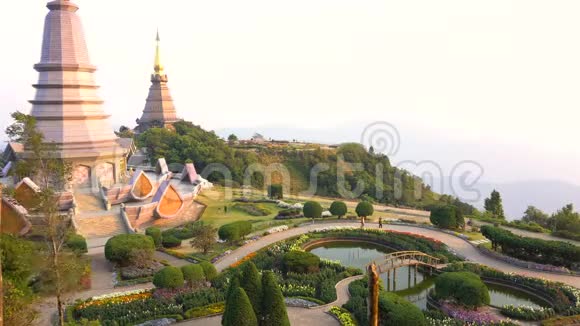 时间流逝泰国地标寺庙皇家宝塔视频的预览图