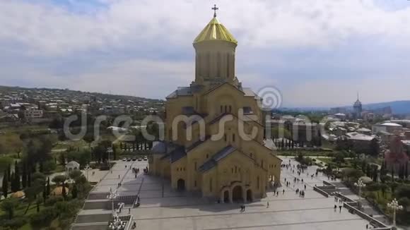 第比利斯萨梅巴大教堂最大的宗教建筑历史名胜视频的预览图