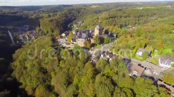 德国古老的600年古堡欧洲空中乡村视频的预览图