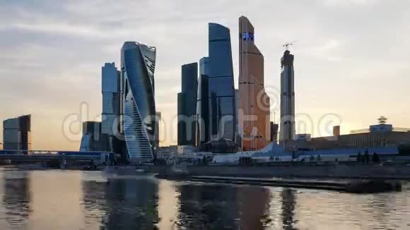 莫斯科市商务中心日落时间视频的预览图