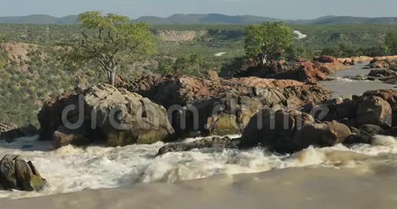 非洲纳米比亚北部边界Kunene河上的Ruacana瀑布视频的预览图