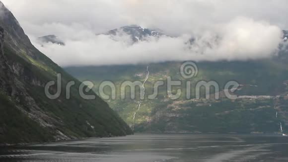 在Geirangerfjord嘴里斯特兰达挪威视频的预览图