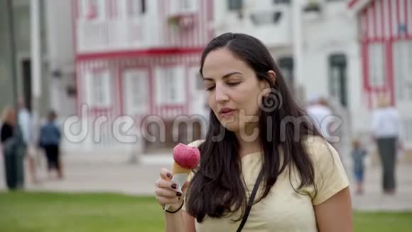 葡萄牙暑假吃冰淇淋视频的预览图