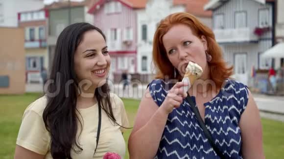 葡萄牙暑假吃冰淇淋视频的预览图
