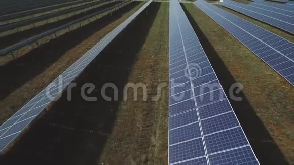 大领域的可再生太阳能无人驾驶飞机中弹视频的预览图