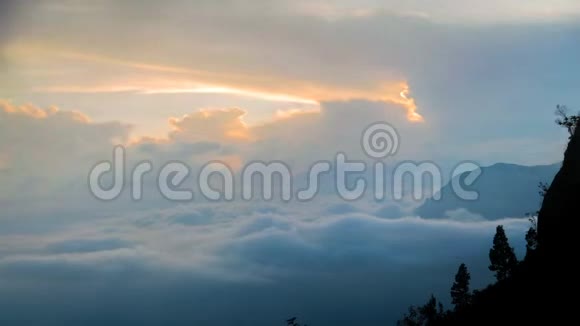 斯里兰卡日落时分从山上看云彩视频的预览图
