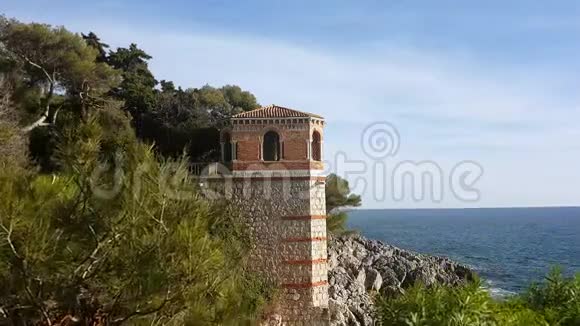 拥有美丽地中海景观的豪华别墅石塔视频的预览图