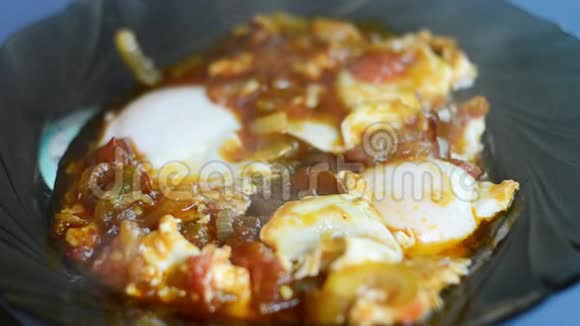 一盘炒西红柿洋葱和鸡蛋视频的预览图