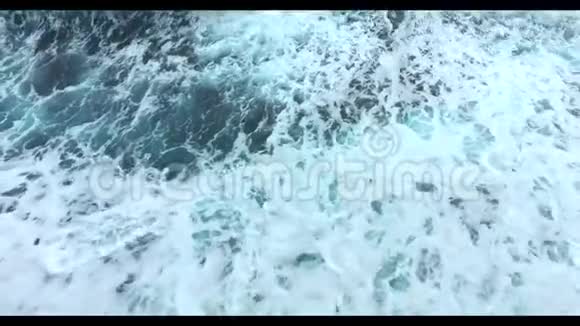 海浪冲浪海岸喷雾视频的预览图