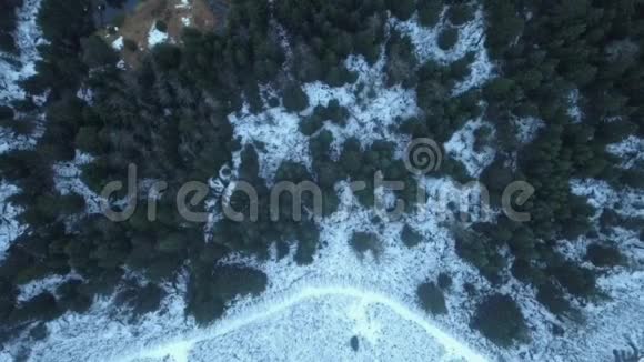 飞过冰冷的阿拉斯加海视频的预览图