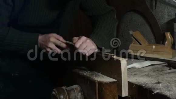 木匠用木匠凿子视频的预览图
