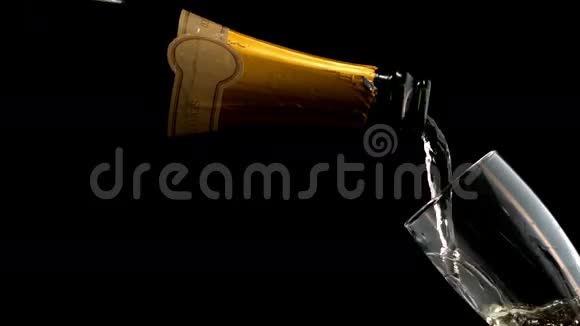瓶装香槟长笛视频的预览图
