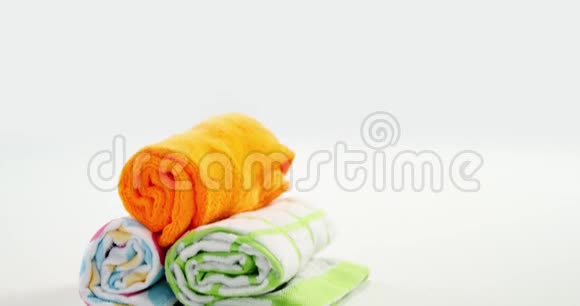 彩色卷毛巾视频的预览图
