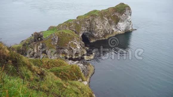 北爱尔兰金班城堡悬崖视频的预览图