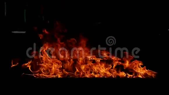 火焰燃烧的特写镜头视频的预览图