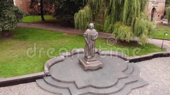 乌克兰德罗霍比奇市尤里德罗霍比奇纪念碑鸟瞰图又名尤里科特马克乔治达利奥波里视频的预览图