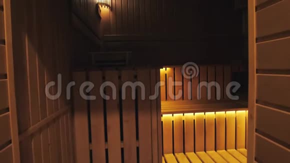 芬兰桑拿浴室和桑拿浴室配件的内部视频的预览图