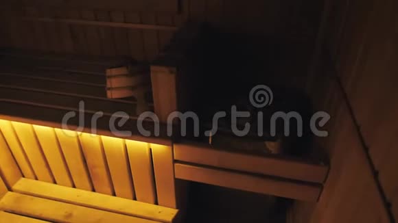 芬兰桑拿浴室和桑拿浴室配件的内部视频的预览图