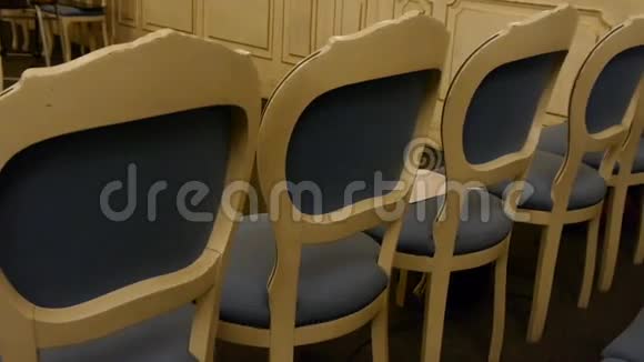 礼堂空座位视频的预览图