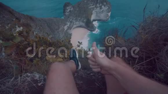 位于巴厘岛努沙佩尼达的美丽的克林金海滩上视频的预览图