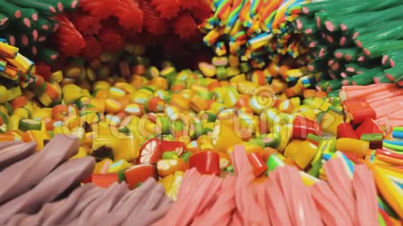 彩色果酱套装多种颜色的咀嚼糖果水果口味视频的预览图