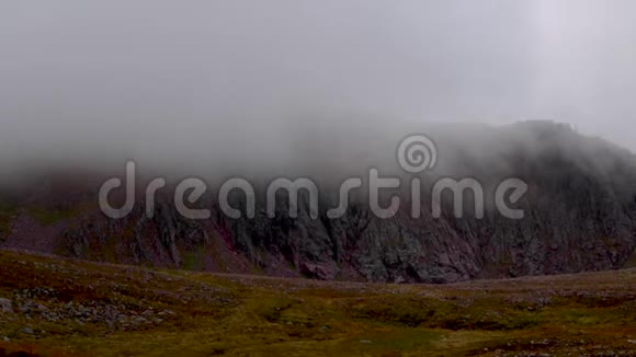 8月苏格兰凯恩斯国家公园重云期间的Tsneachda脊视频的预览图