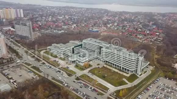 空中观景医院视频的预览图