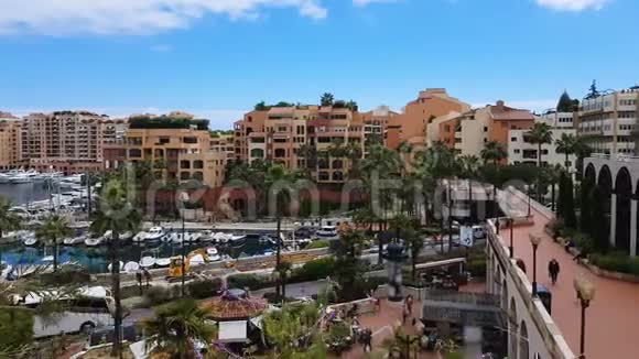欧洲临近地区地中海沿岸的高层酒店视频的预览图