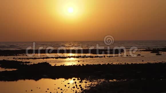 海边的日落景色如画视频的预览图