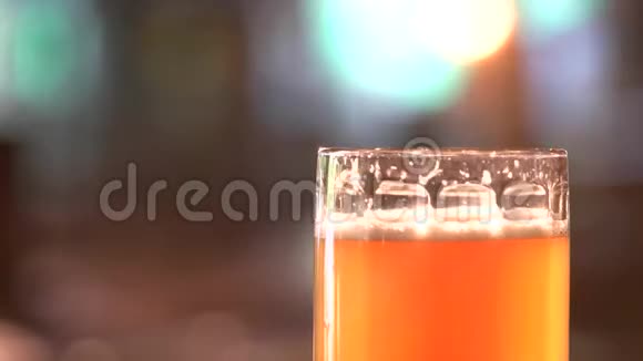 浓橙色啤酒头视频的预览图