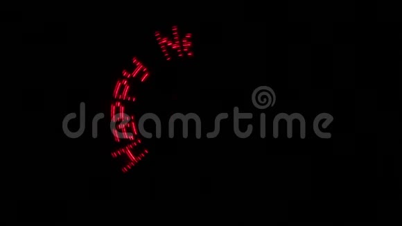 发光二极管在一个圆圈中移动创造新年快乐的铭文在黑色的背景上视频的预览图