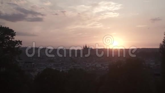 地平线上的风景城堡日落视频的预览图