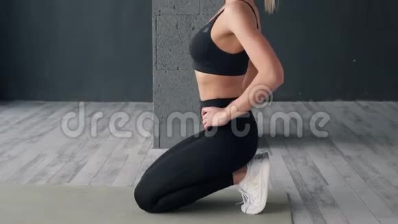 瑜伽馆健身女性画像视频的预览图