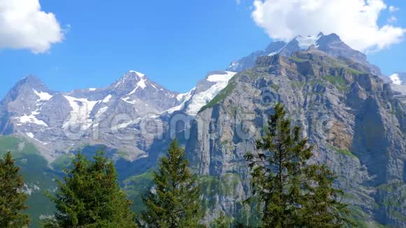 瑞士阿尔卑斯山的美丽山脉美妙的瑞士视频的预览图