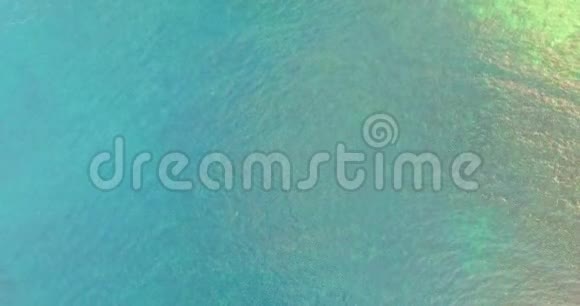 绿松石海和金沙度假目的地视频的预览图